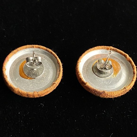 Retro Fabric Shell Design Orange Brown Post Stud Lightweight Round Earrings 7/8” - Picture 4 of 4